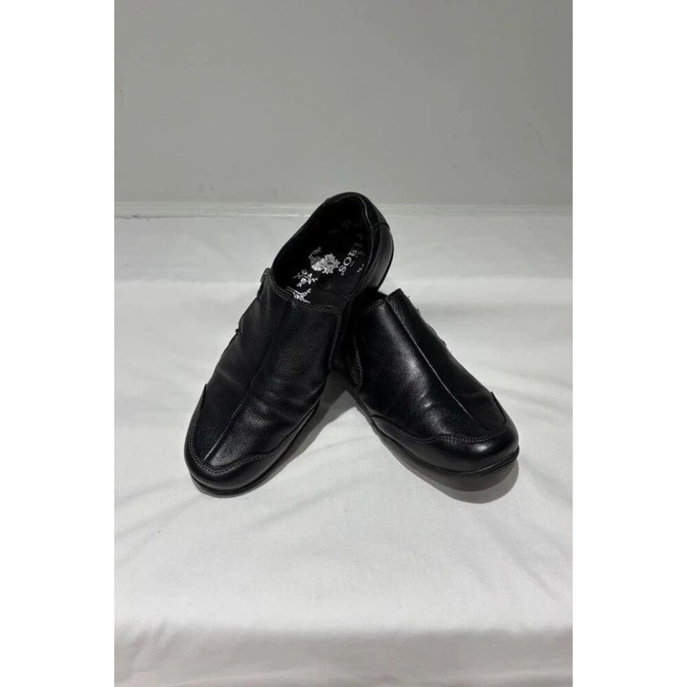 Taos black leather comfort loafers  Size 8.5